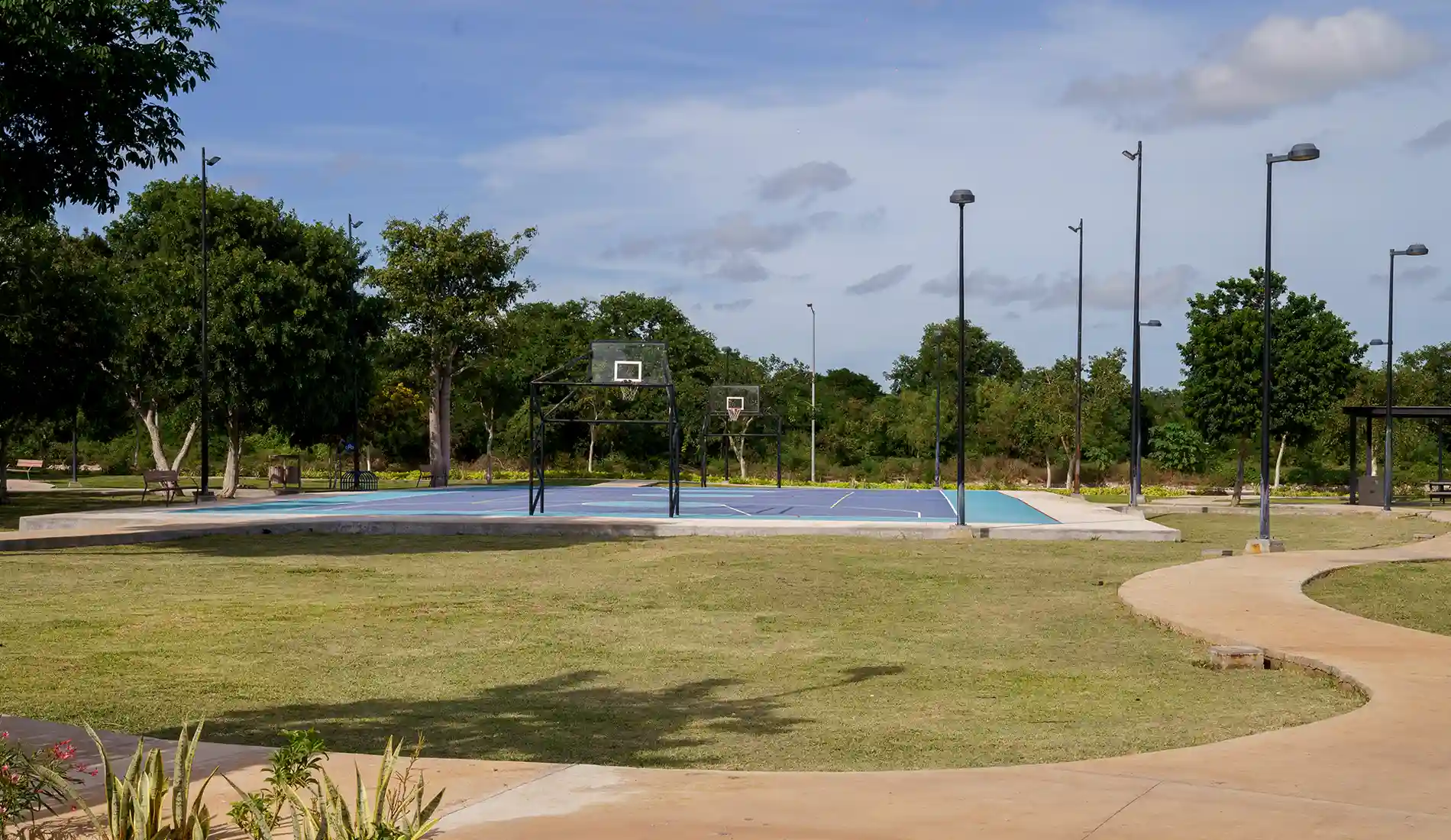 Courts de usos múltiples Hacienda Kikteil